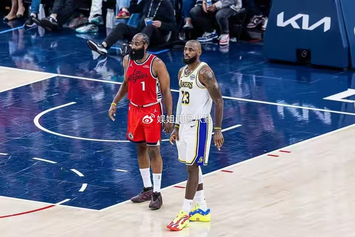 乐鱼app-30场轰1000分！詹皇接班人被高估？安东尼：持球人看到他眼睛发亮|东契奇|湖人|勒布朗·詹姆斯|卡梅隆·安东尼|洛杉矶快船队_新浪体育_新浪新闻
