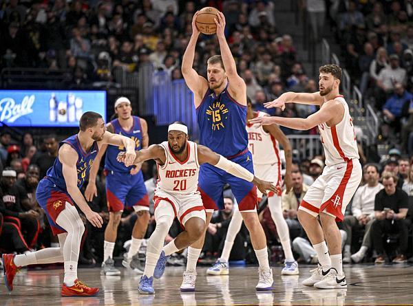 乐鱼体育-NBA｜约基奇低配版三双拿捏火箭，强强对话名不符实