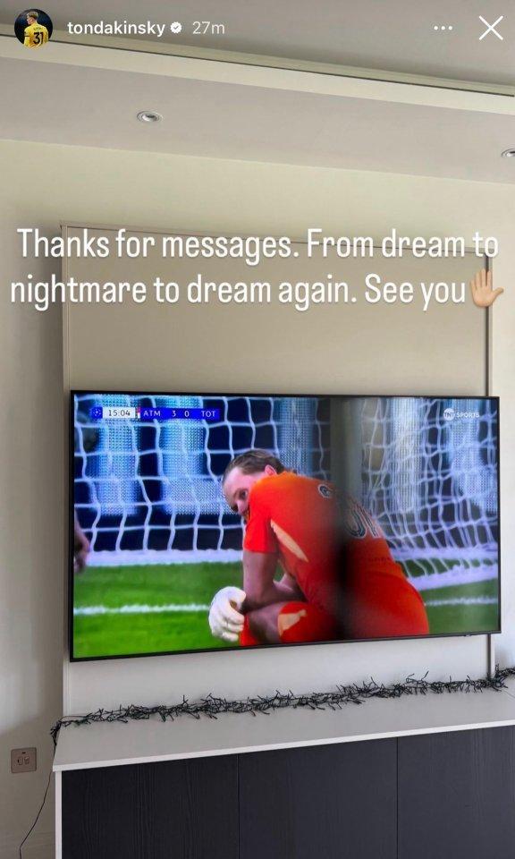 乐鱼体育-首发17分钟狂送两礼被换下！热刺门将赛后竟发文重温比赛？